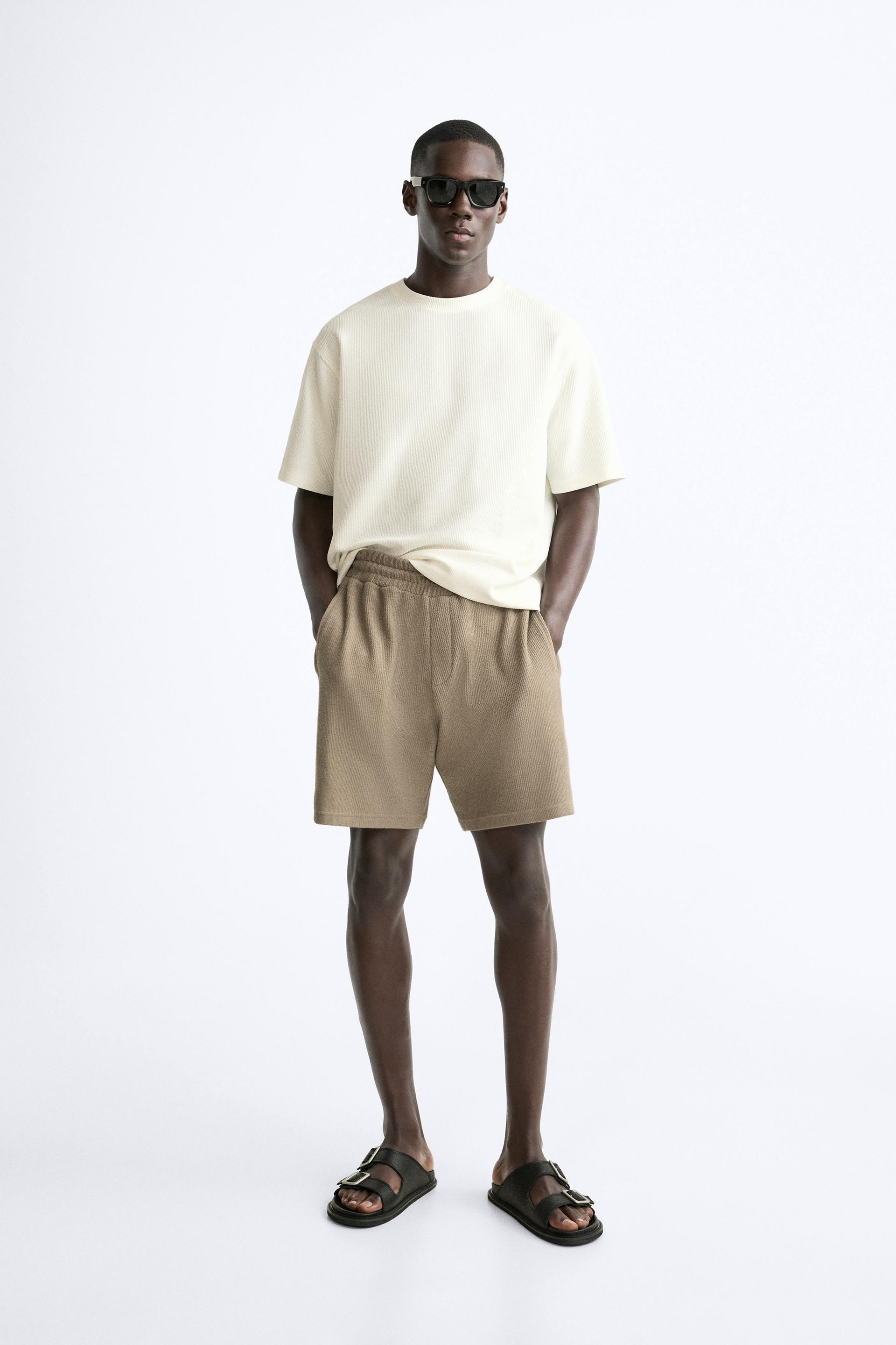 TEXTURED WEAVE SHORTS WITH MESH Product Image