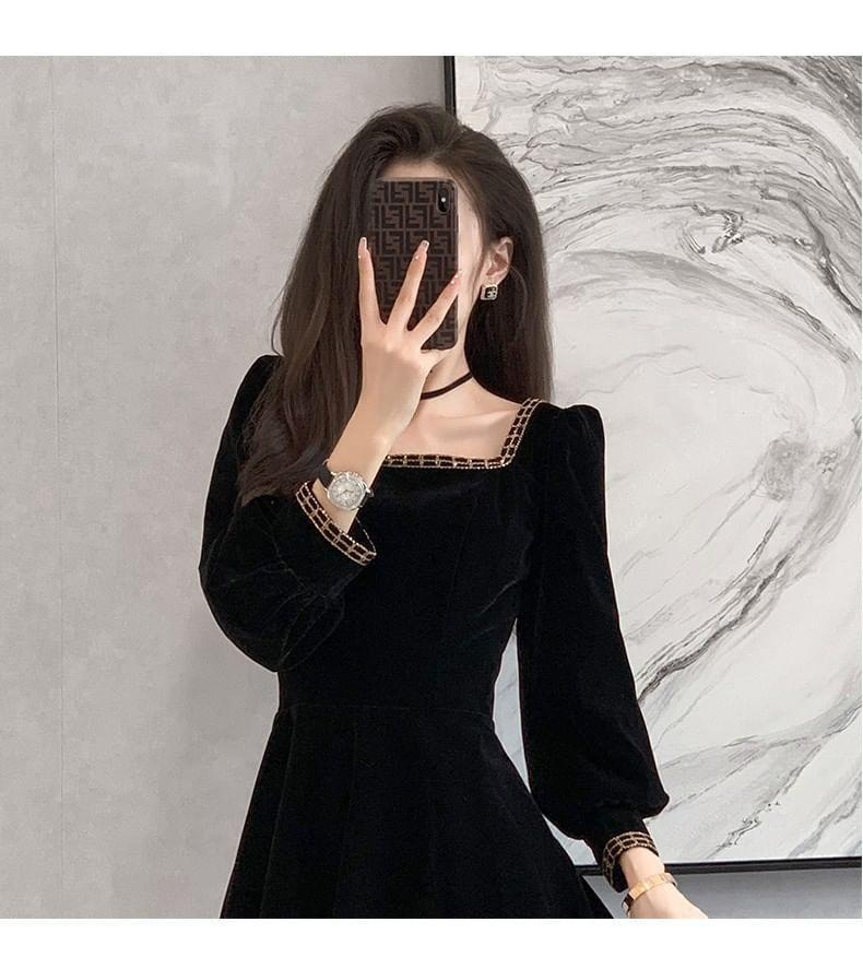 Long-Sleeve Square Neck Velvet Midi A-Line Dress Product Image