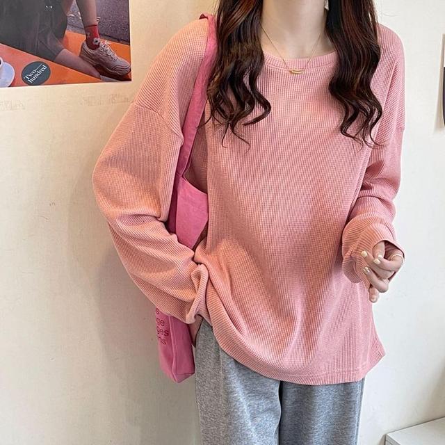 Long-Sleeve Round Neck Ribbed T-Shirt Product Image