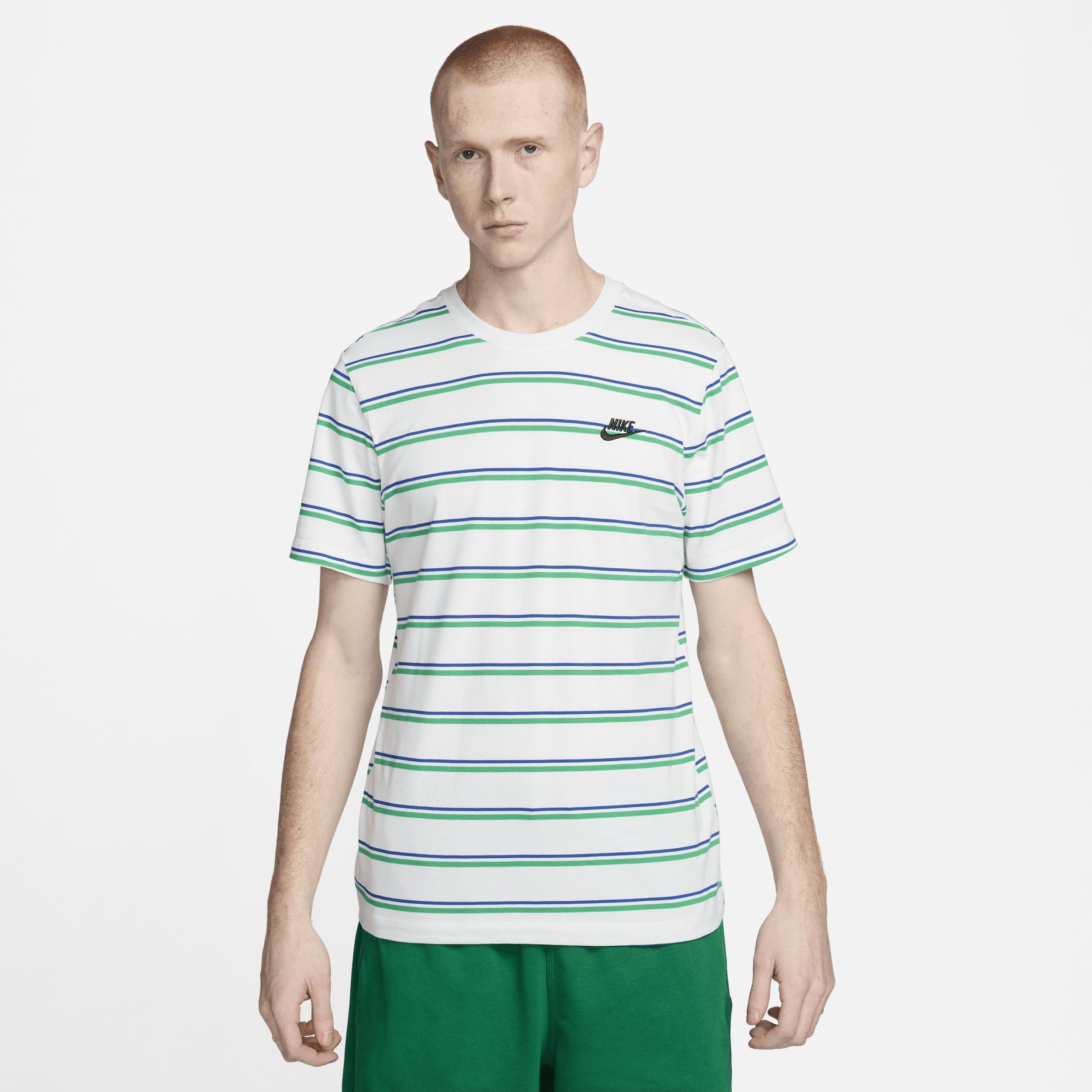 Men's Nike Sportswear Club T-Shirt Product Image