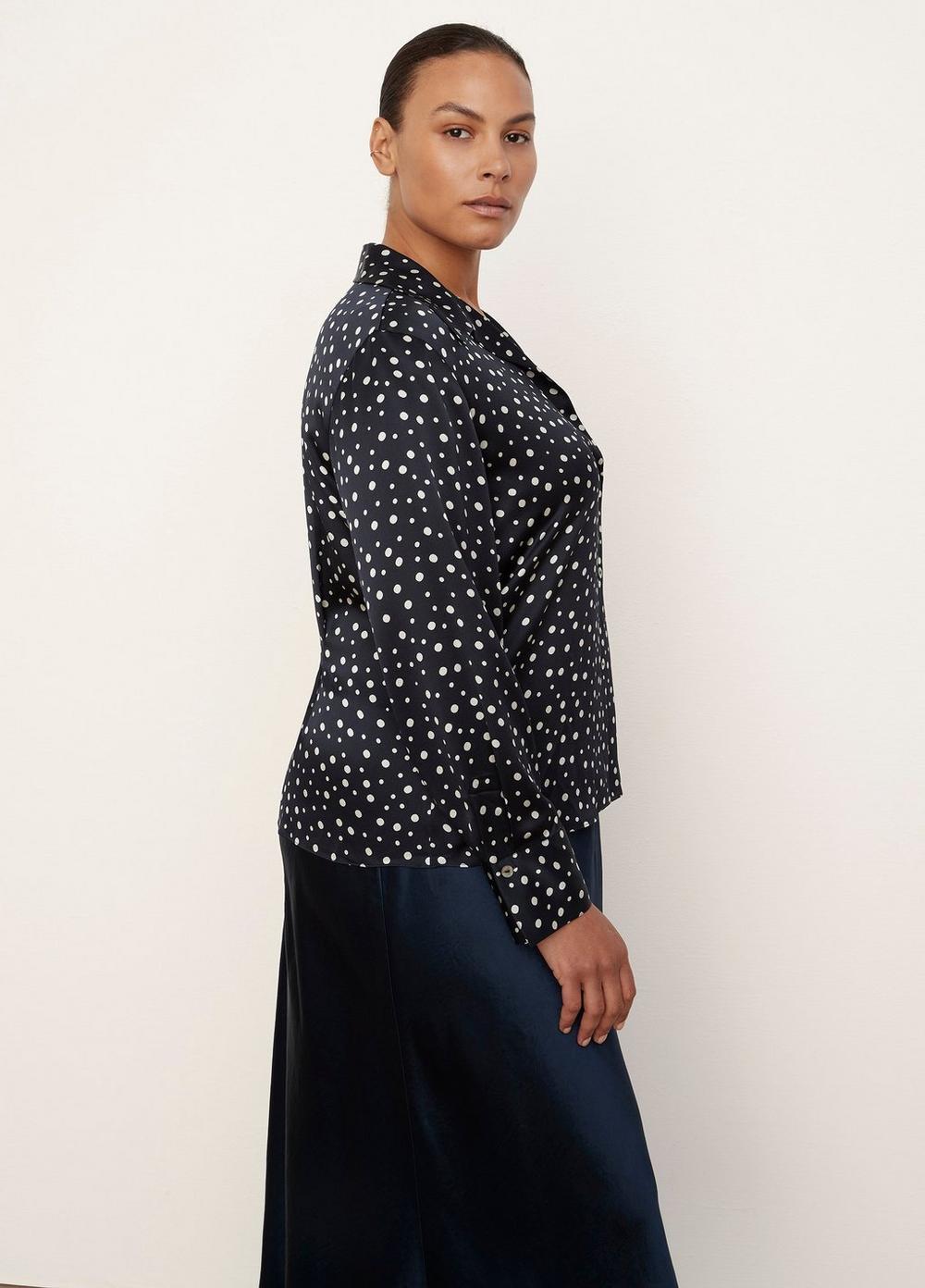 Silk Tossed Dot Fitted Collar Blouse Product Image