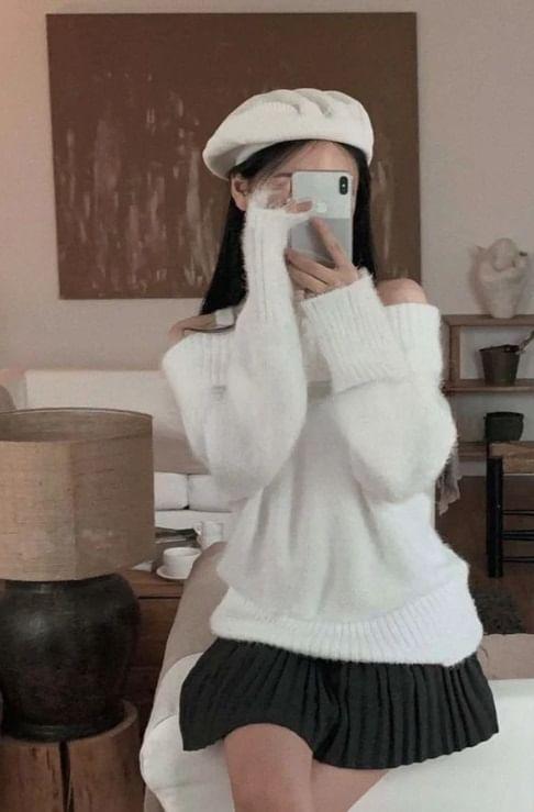 Long Sleve Cold-Shoulder Plain Loose-Fit Sweater Product Image