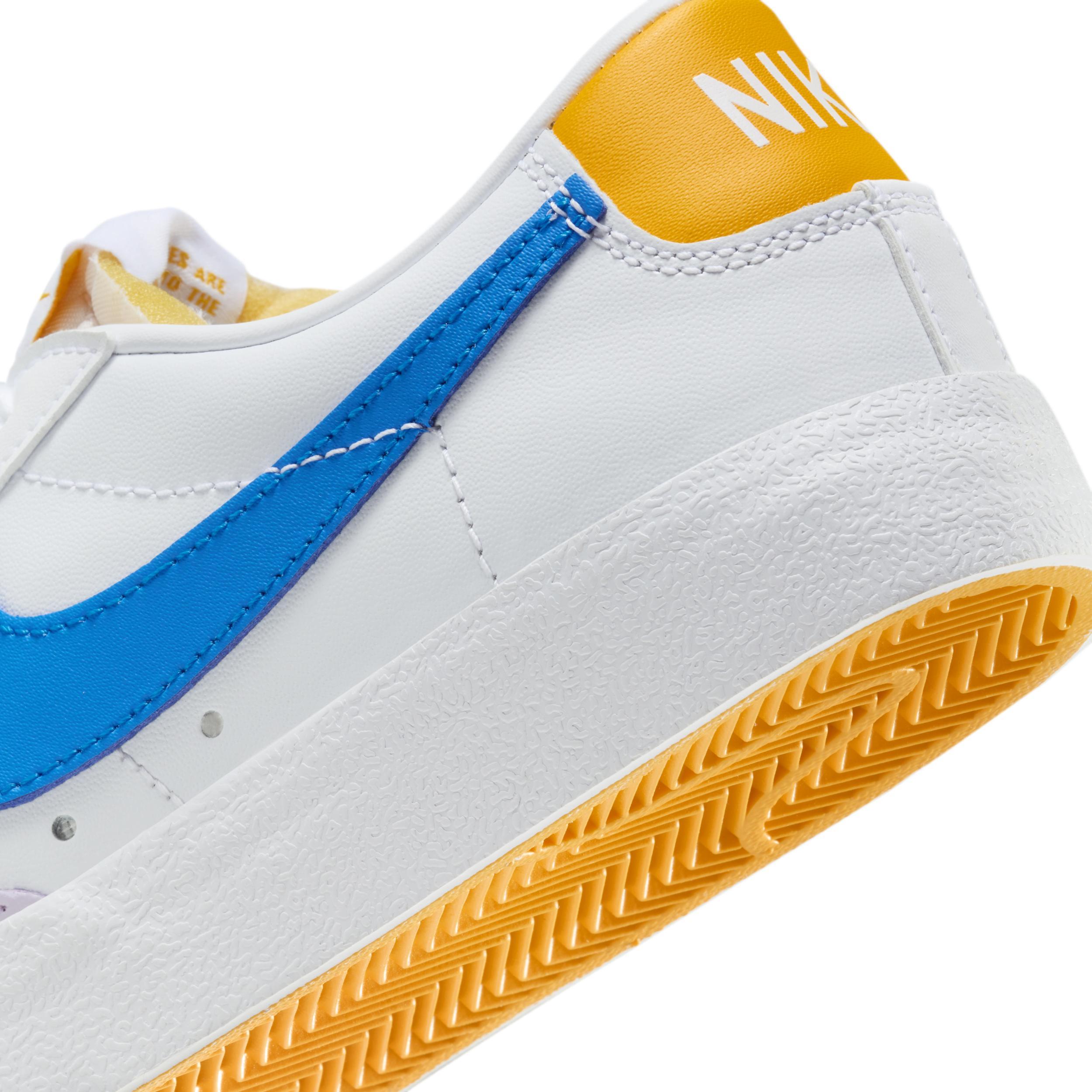 Nike Women's Blazer Low '77 Shoes Product Image