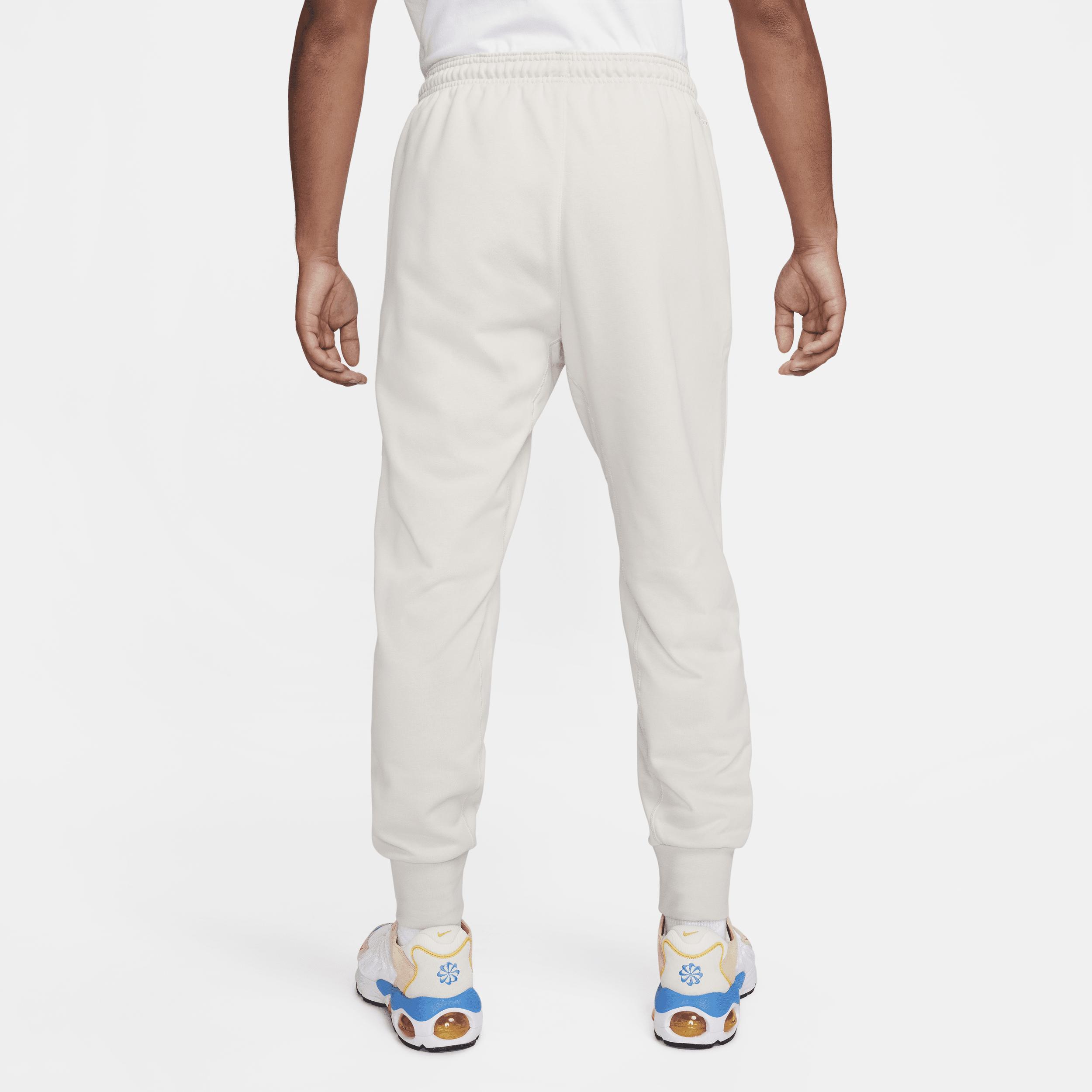 Nike Men's Standard Issue Dri-FIT Soccer Pants Product Image