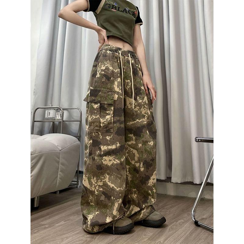 Drawstring Waist Camo Print Wide Leg Cargo Pants Product Image