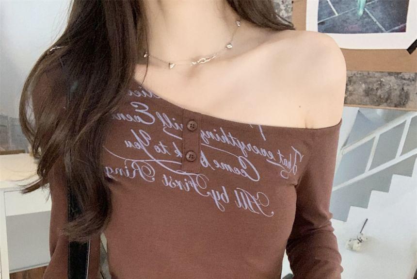 Long-Sleeve One-Shoulder Lettering T-Shirt Product Image