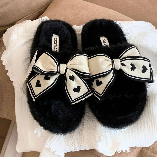 Fluffy Heart Print Bow Slippers Product Image