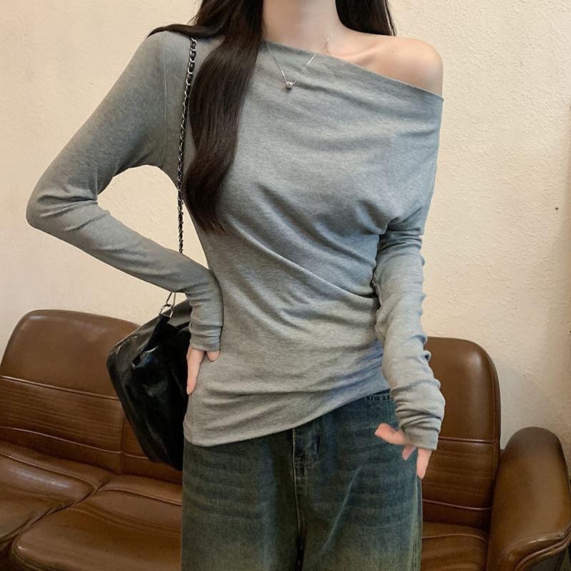 Long-Sleeve Cowl Neck Melange Slim Fit Tee Product Image