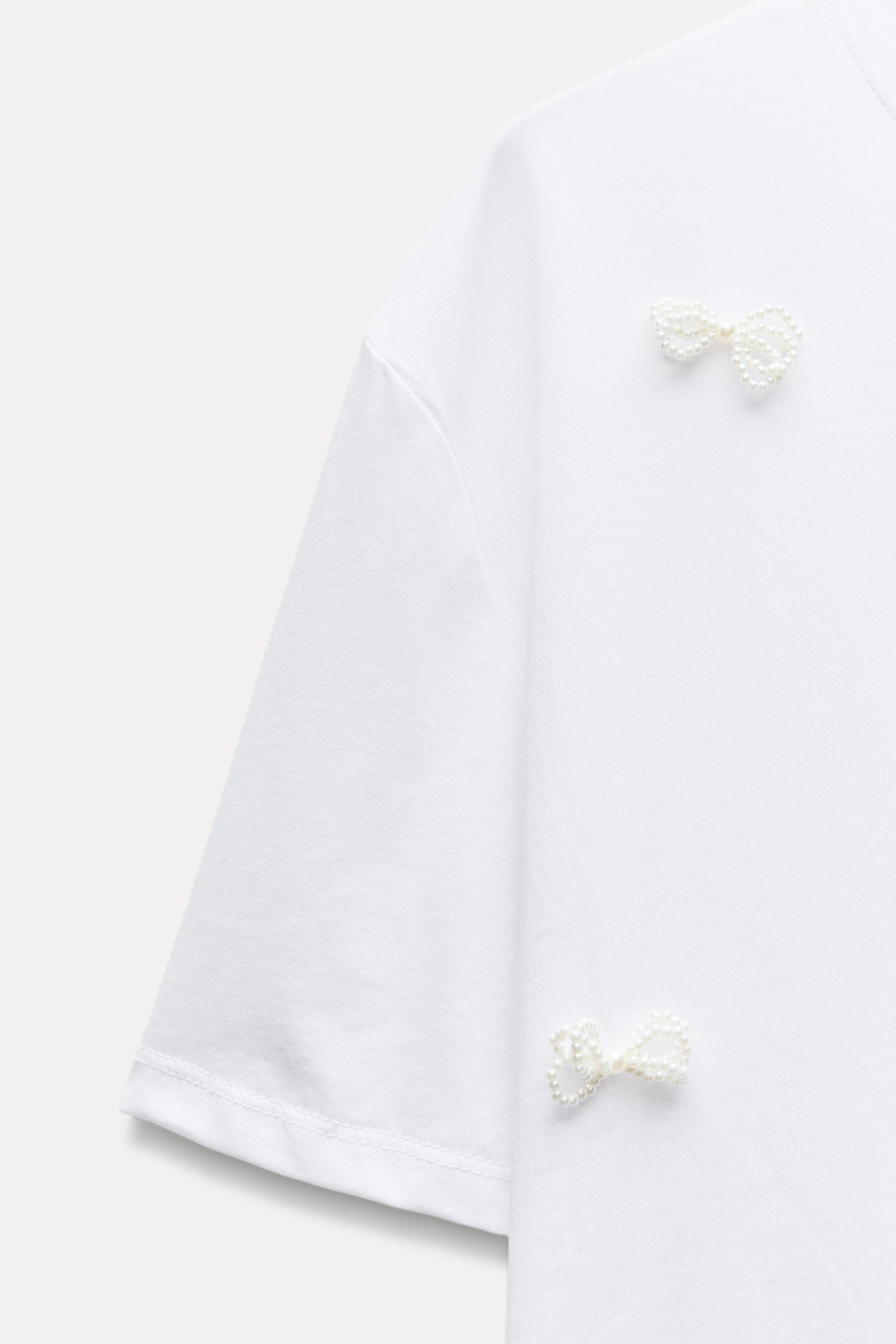 PEARL BOW T-SHIRT Product Image