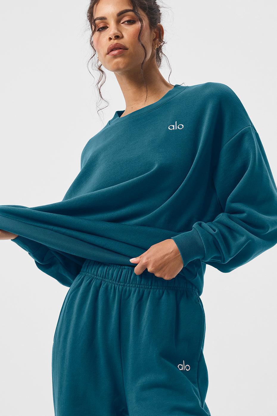 Accolade Crew Neck Pullover - Oceanic Teal Female Product Image