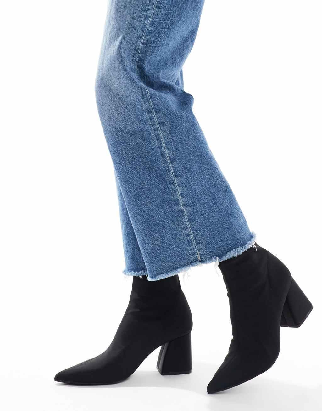 Stradivarius heeled ankle boots in black with chunky heels product image