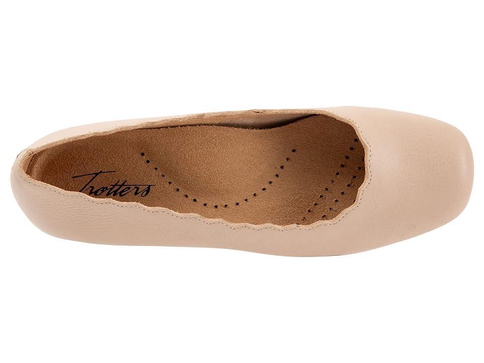 Trotters Sabine Leather Scalloped Slip Product Image