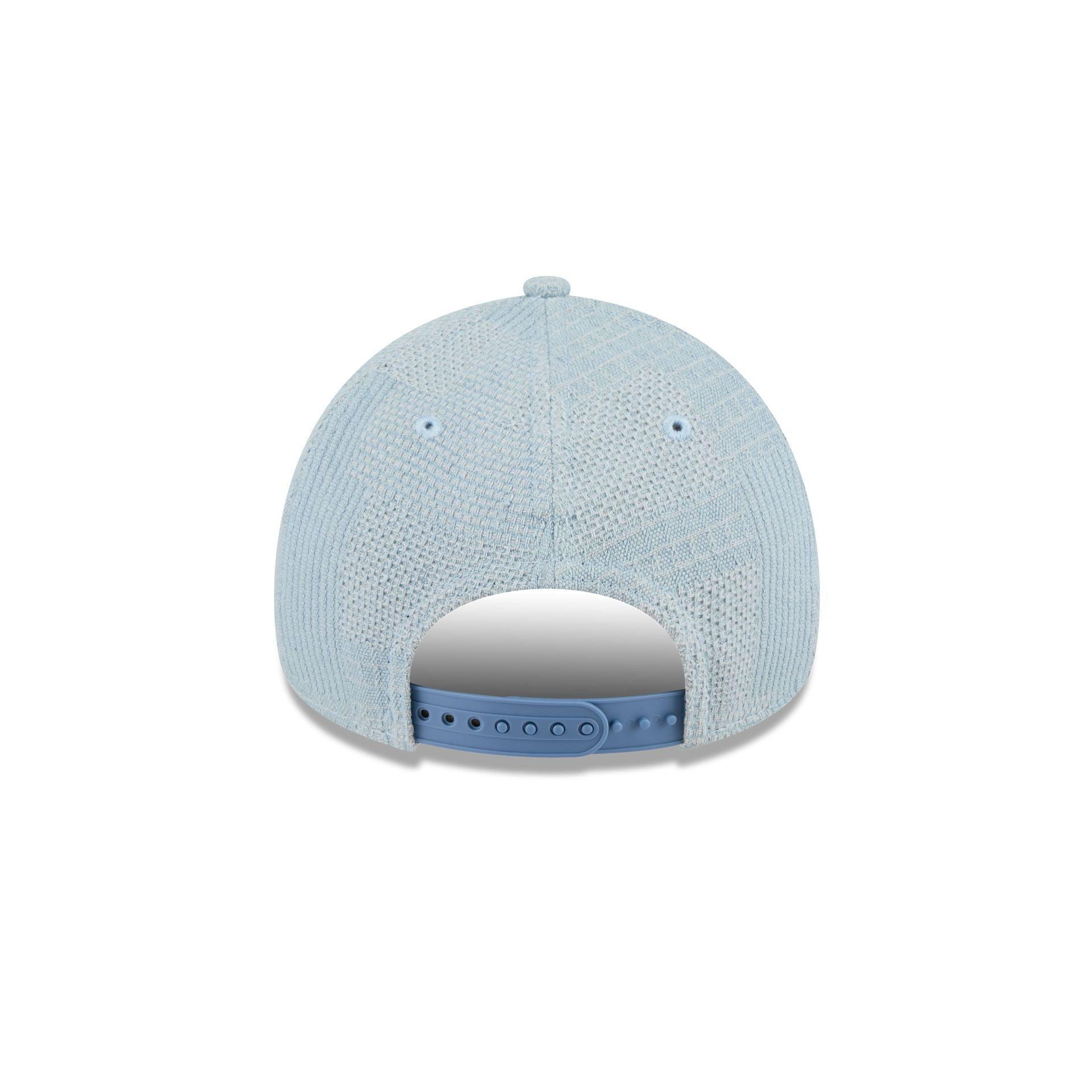 New York Yankees Logo Essentials Denim 9FORTY A-Frame Snapback Hat Male Product Image