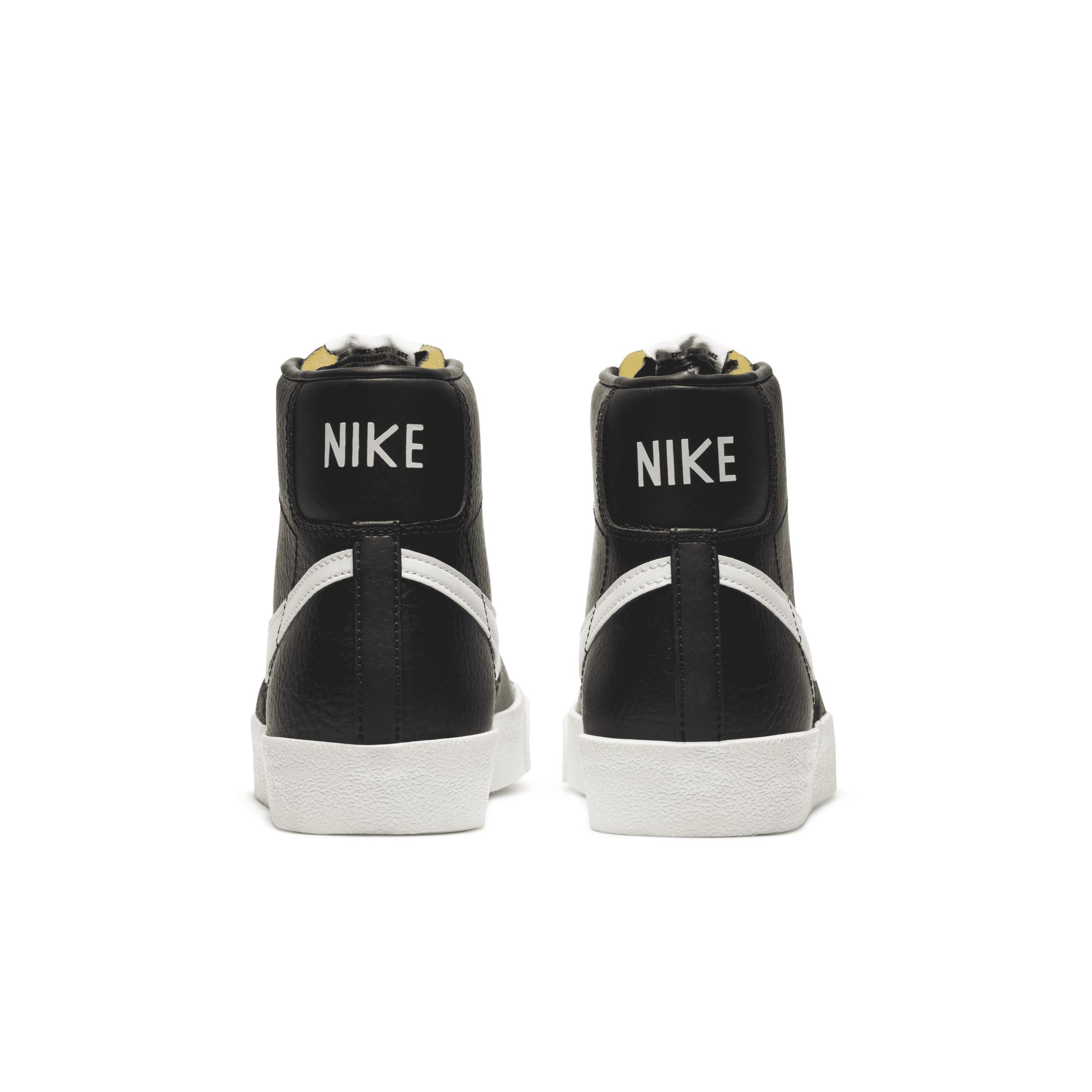 Nike Mens Nike Blazer Mid 77 - Mens Basketball Shoes Product Image