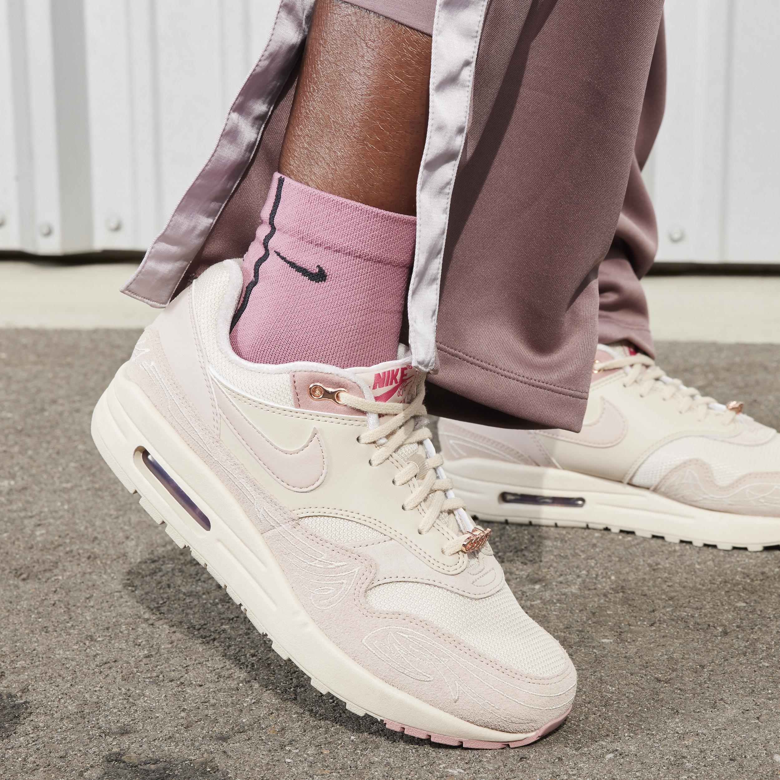 Nike Air Max 1 x Serena Williams Design Crew Women's Shoes Product Image