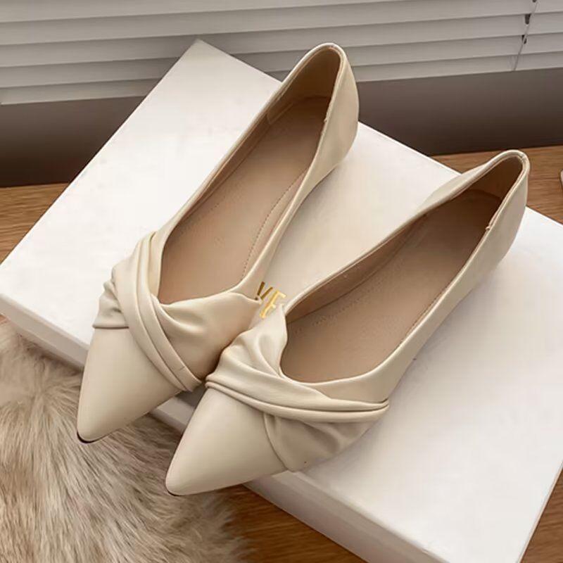 Plain Twist Pointed Toe Flats Product Image