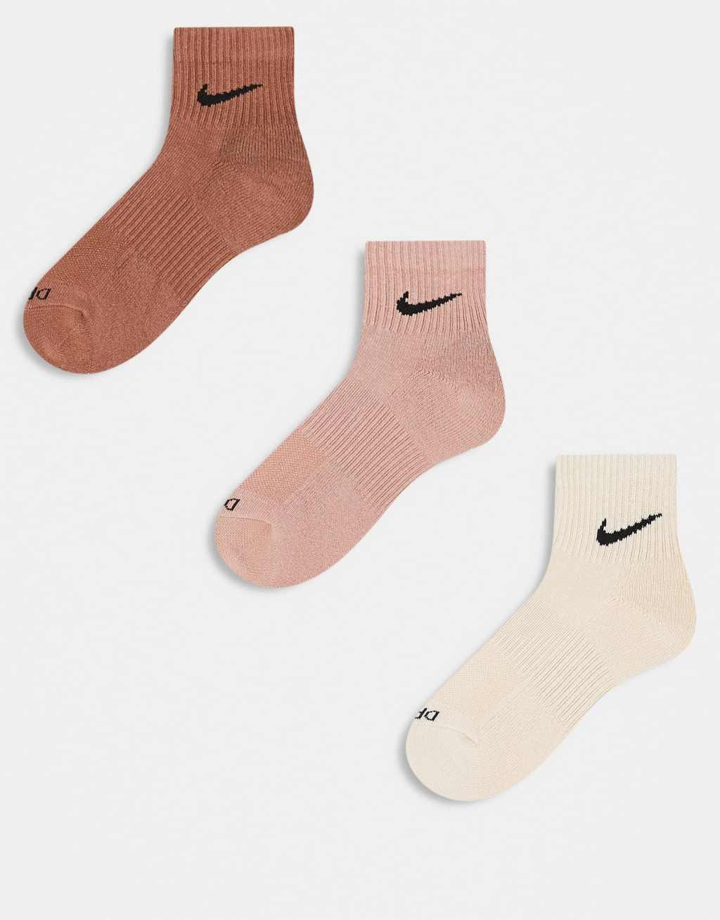 Nike Training Everyday Plus Cushioned 3 pack ankle socks in brown and beige Product Image