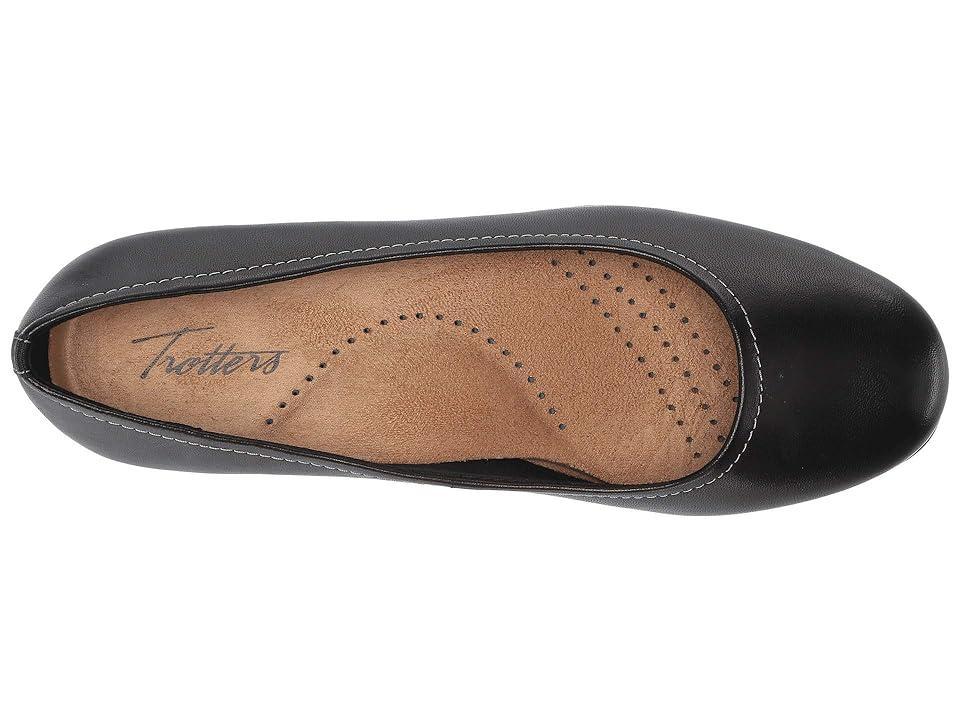 Trotters Darcey Women's Flat Shoes Product Image