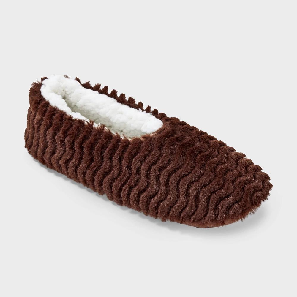 Womens Wavy Textured Faux Fur Cozy Pull-On Slipper Socks with Grippers - Auden Brown M/L Product Image