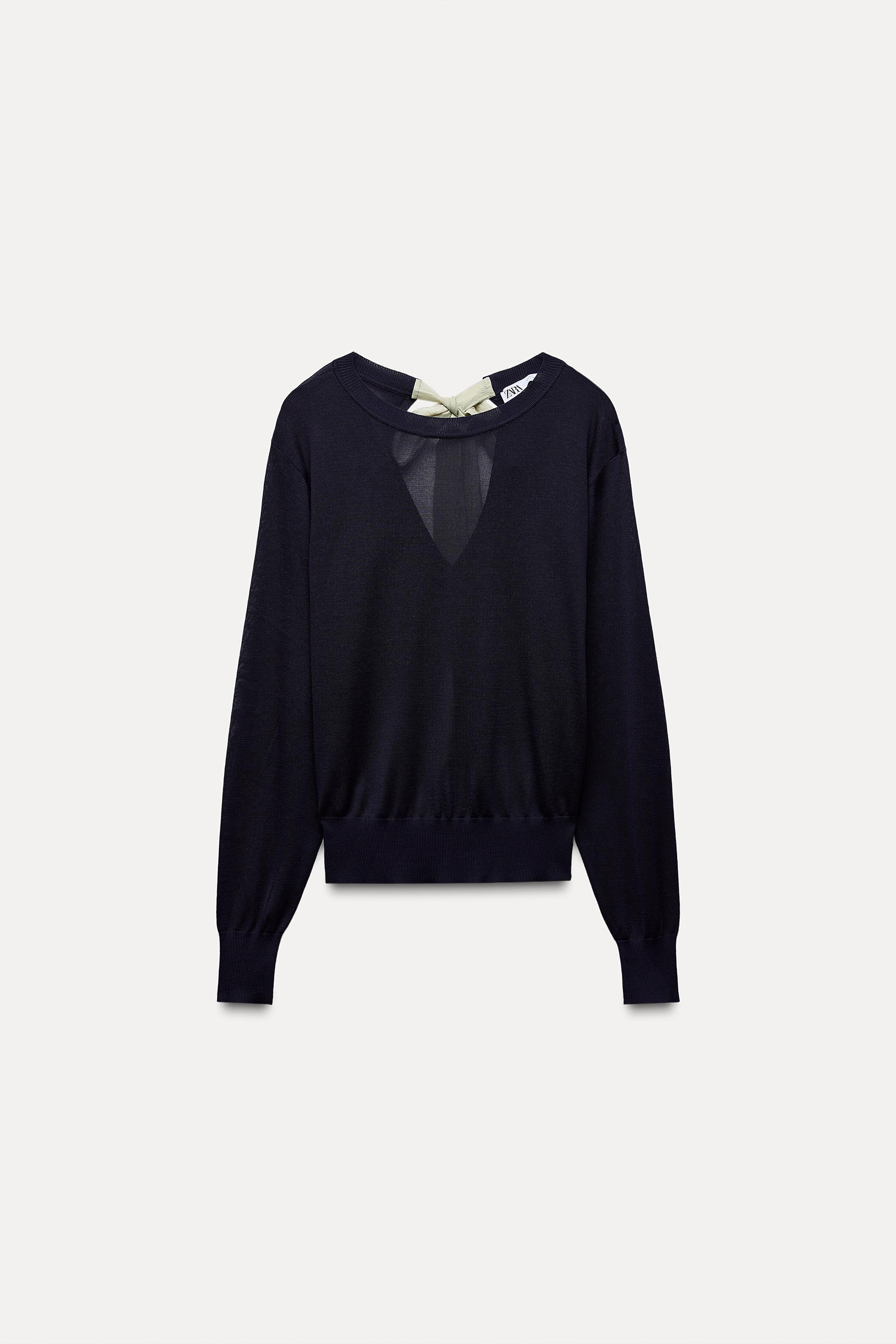 CONTRASTING BOW THIN KNIT SWEATER Product Image