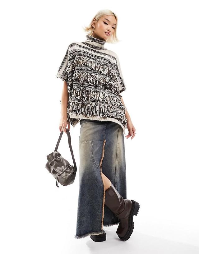 Urban Revivo striped tassel poncho Product Image