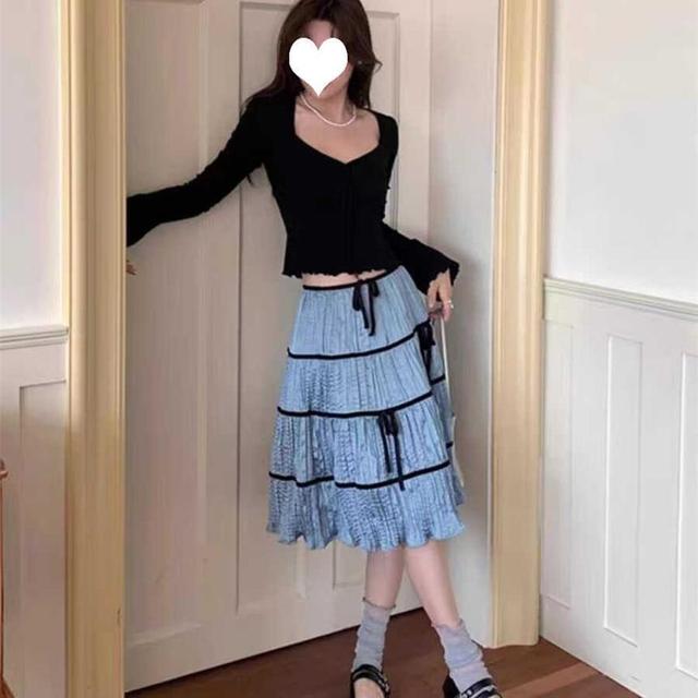 Flared-Sleeve V-Neck Plain Lettuce Edge Cropped T-Shirt / Mid Waist Striped Bow A-Line Skirt Product Image