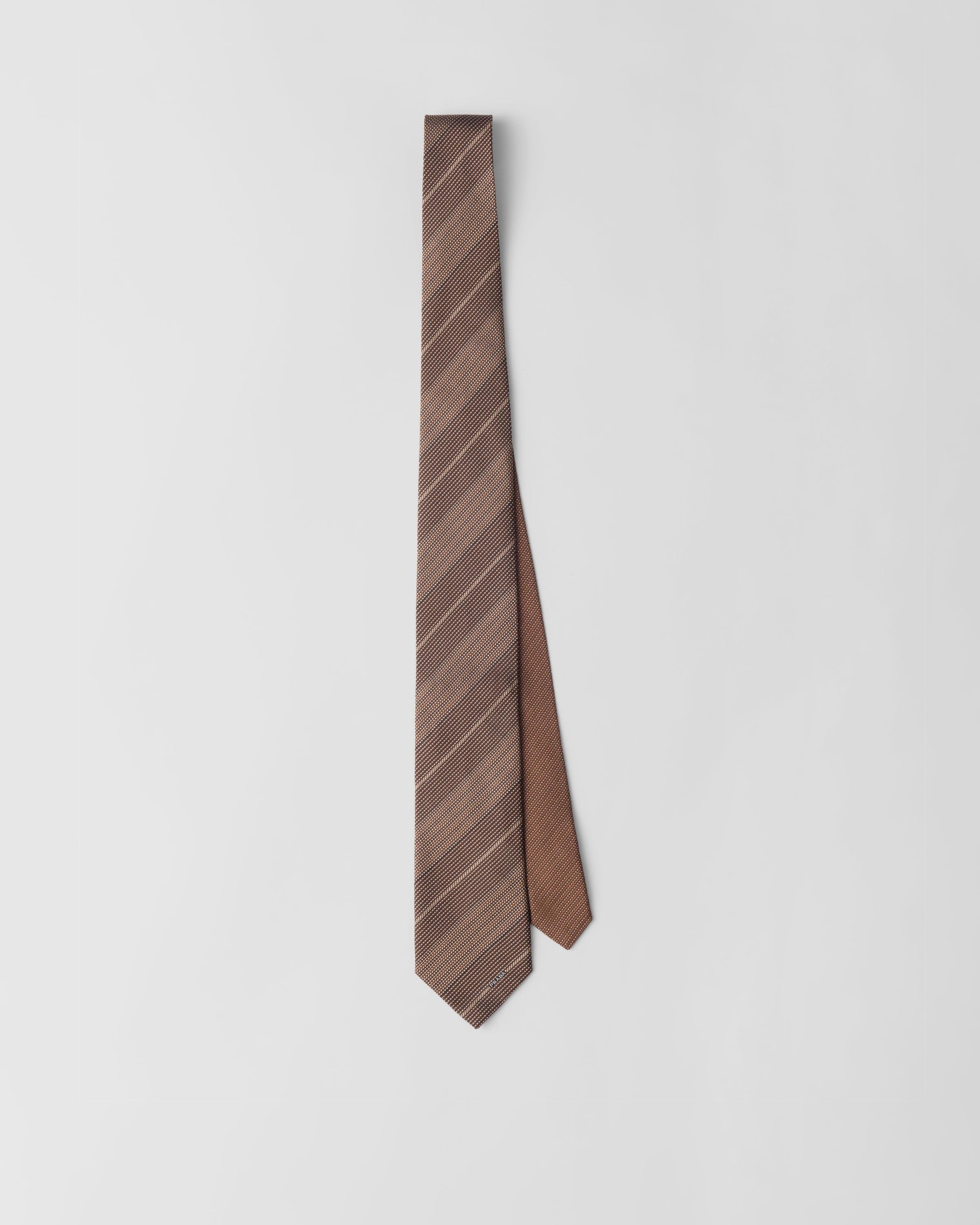 Silk tie Product Image