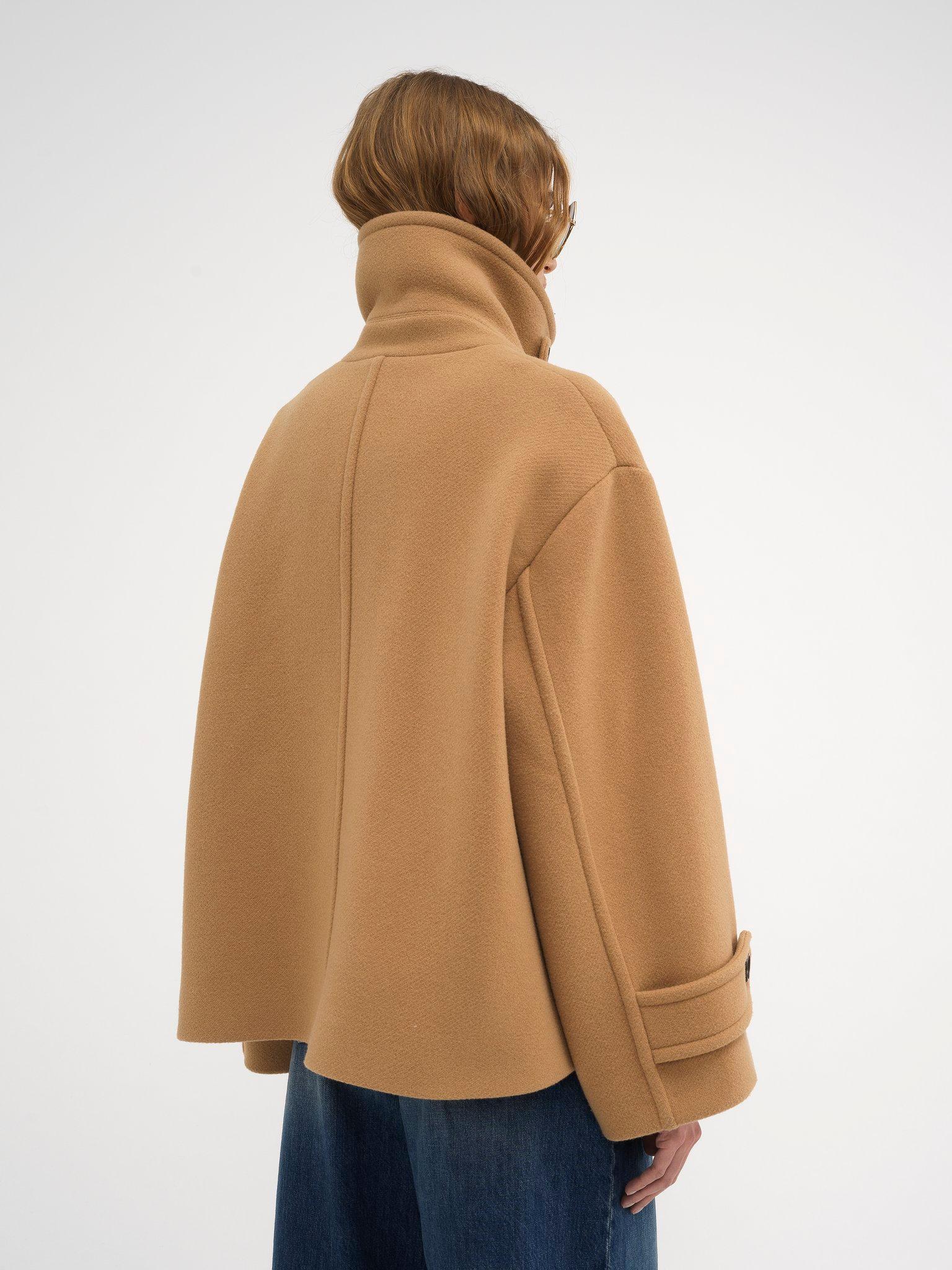 Oversized short coat in wool Product Image