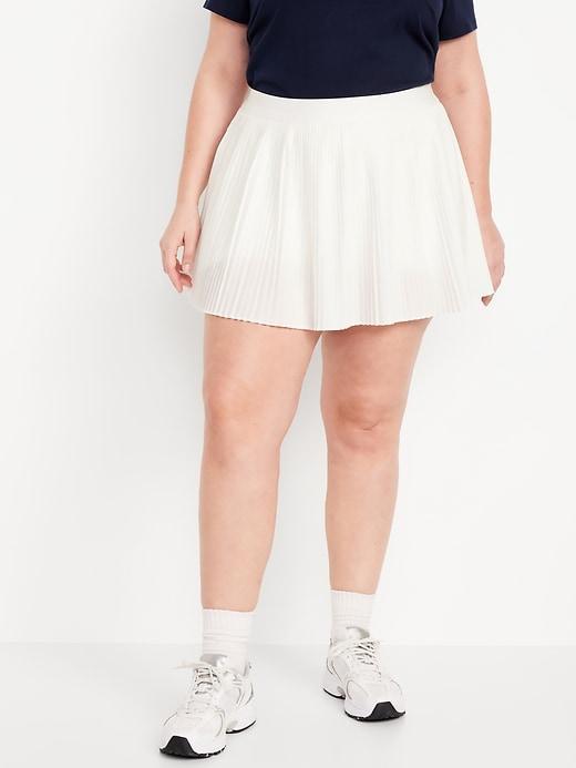 Extra High-Waisted StretchTech Micro-Pleated Skort Product Image