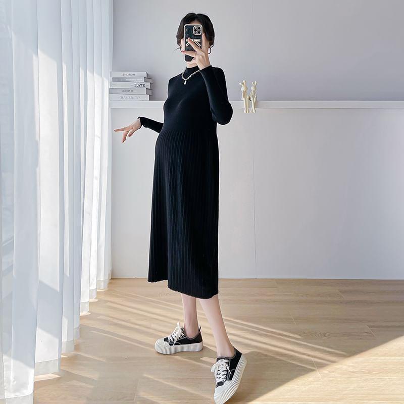 Maternity Long-Sleeve Crewneck Plain Knit Midi A-Line Dress Product Image