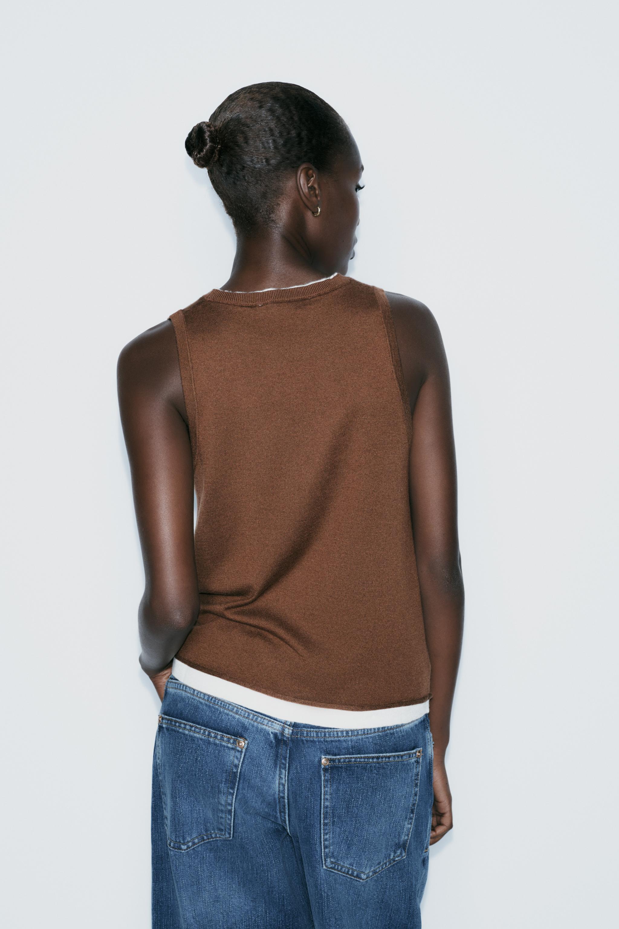 CONTRASTING TRIM KNIT TOP Product Image