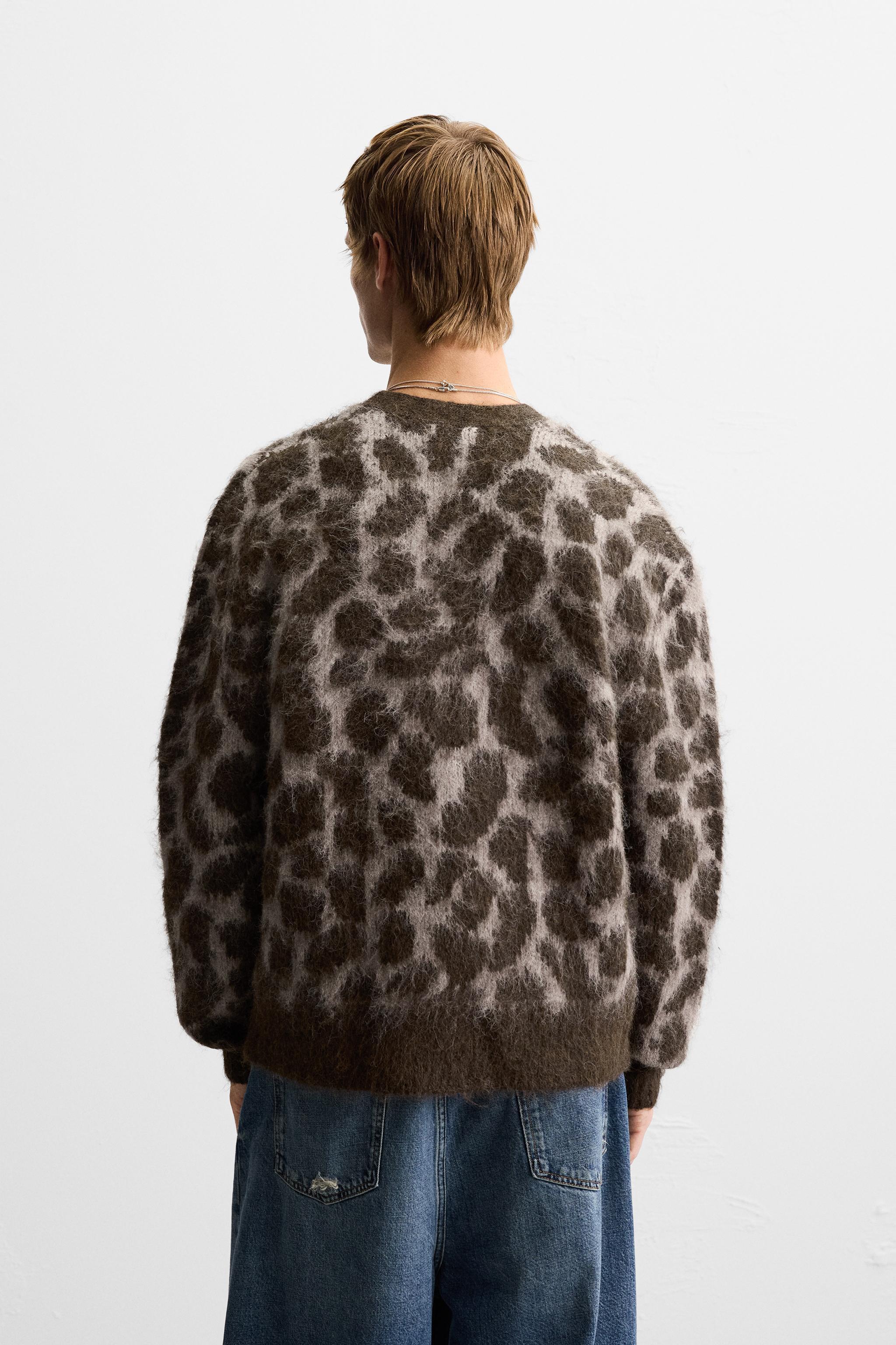 JACQUARD ANIMAL PRINT CARDIGAN Product Image