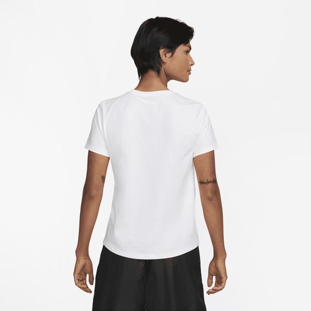 Nike Essential T-shirt Product Image