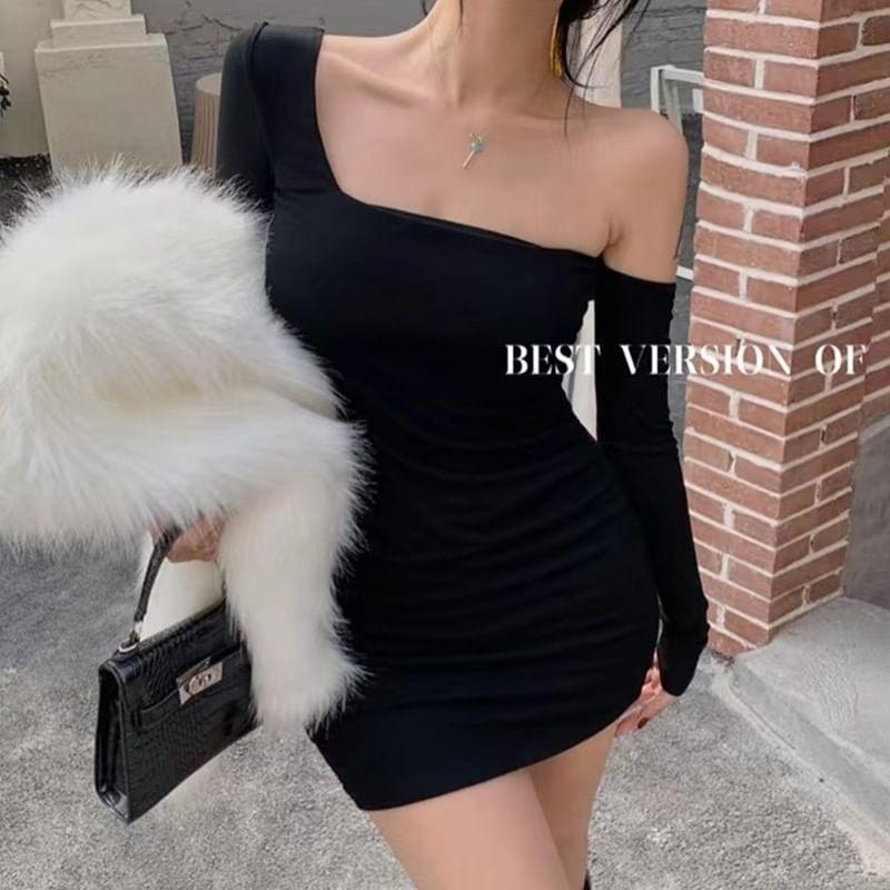 Long-Sleeve One-Shoulder Plain Mini Bodycon Dress Product Image