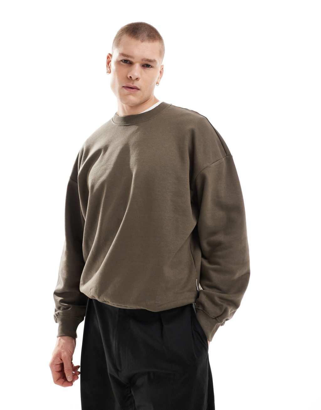 ONLY & SONS oversized crew neck sweatshirt in brown Product Image