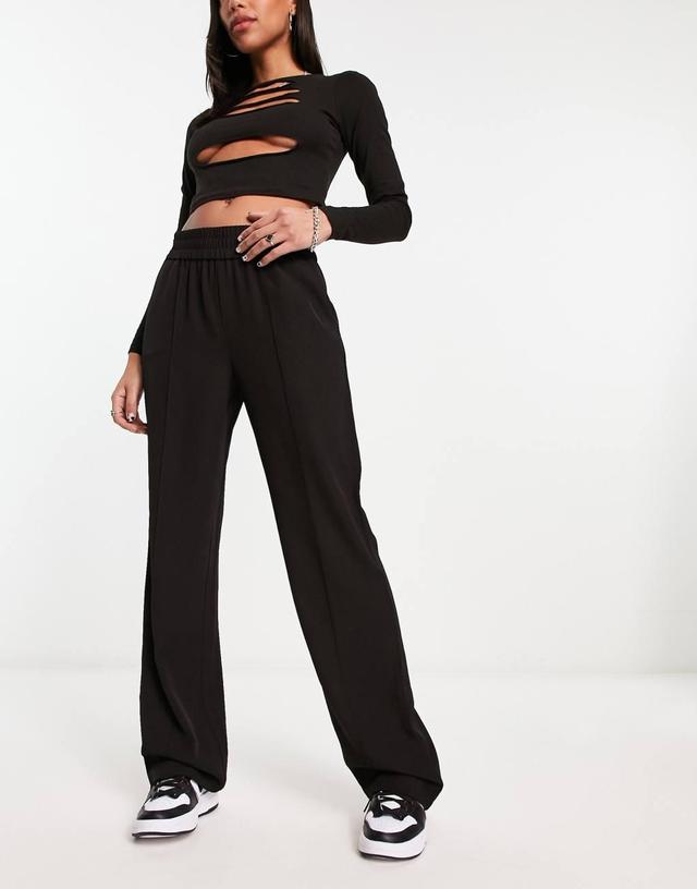 Only light weight pintuck wide leg pants in black  Product Image