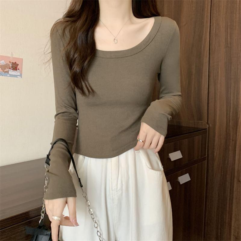 Long-Sleeve Scoop Neck Plain Slim Fit Crop Tee Product Image