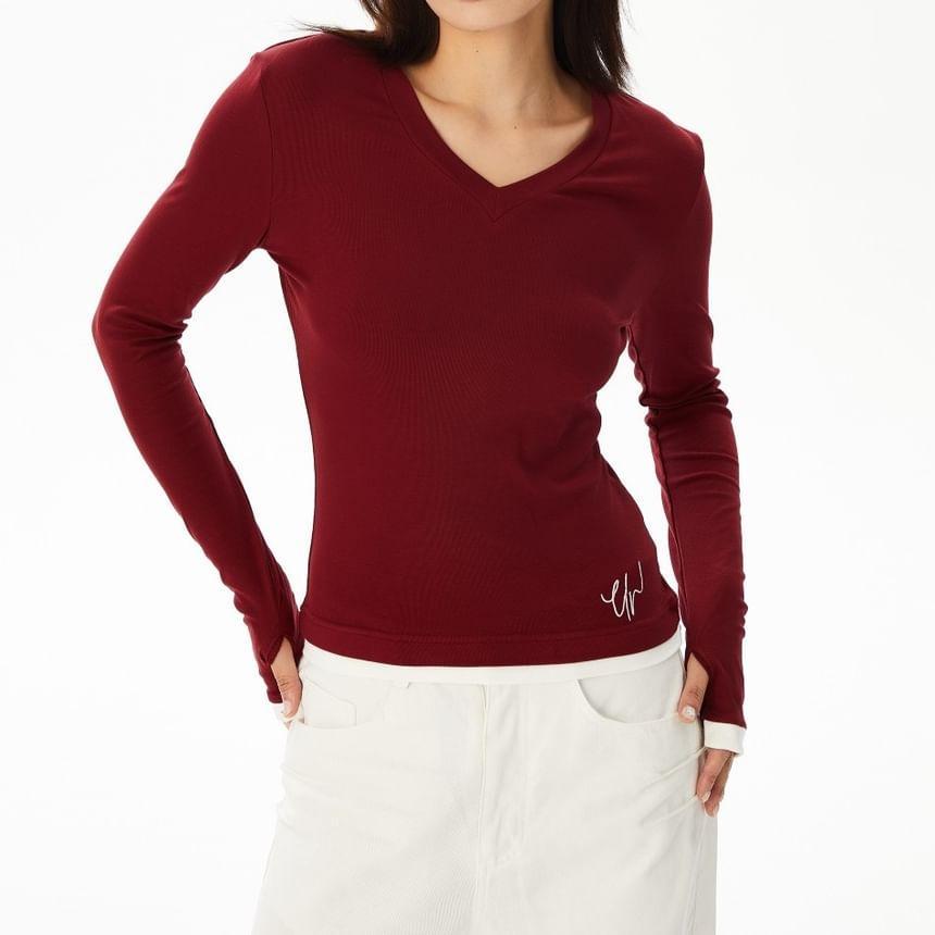 Long Sleeve V-Neck Plain Crop Tee Product Image