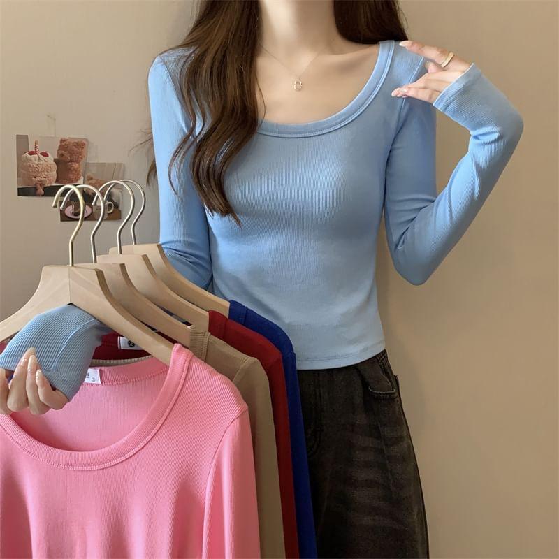 Long-Sleeve Scoop Neck Plain Slim Fit Crop Tee Product Image