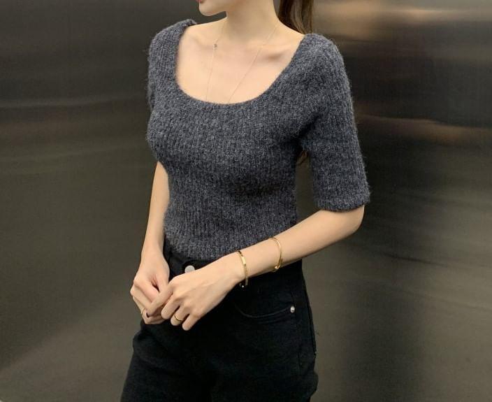 Short Sleeve Scoop Neck Plain Knitted Top Product Image