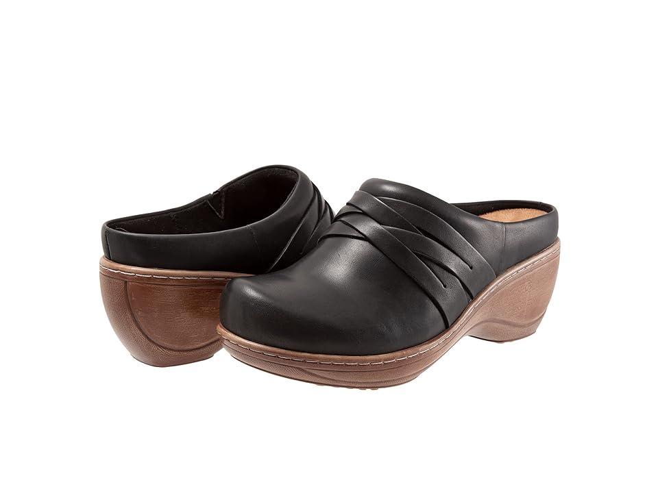 SoftWalk Mackay Leather Clog Product Image