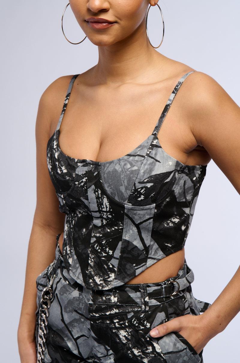 GROUNDED ENERGY PRINTED WOVEN CORSET TOP Product Image