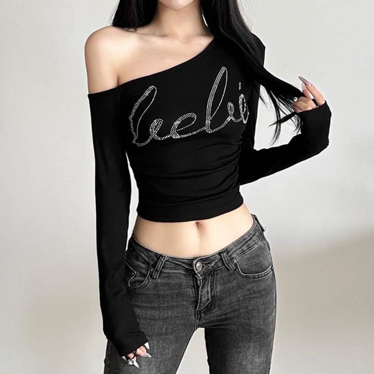 Long-Sleeve Off-Shoulder Lettering Rhinestone Slim Fit Crop Top Product Image