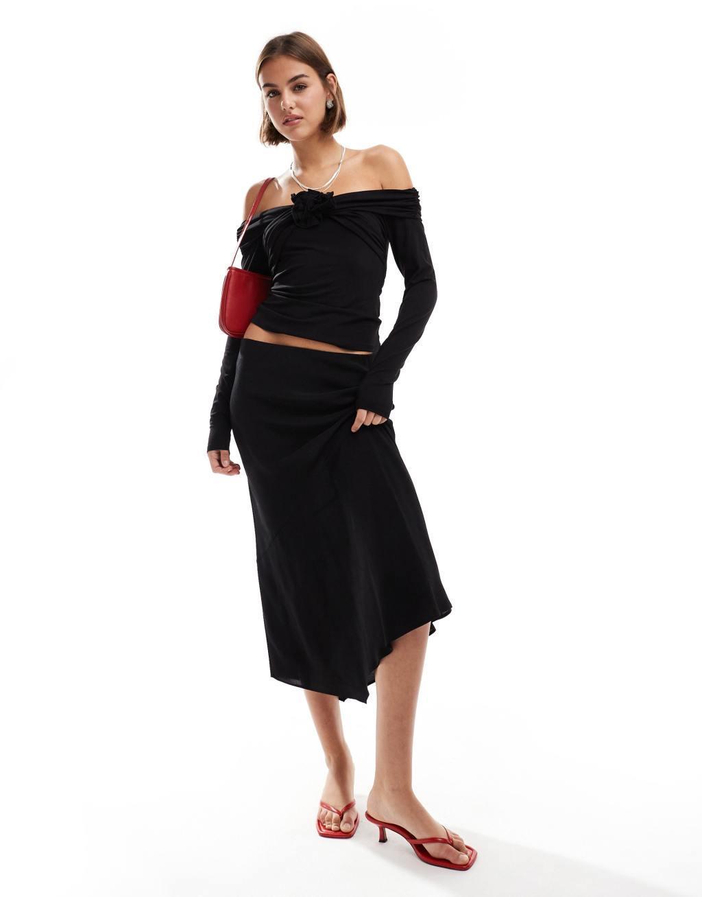 & Other Stories off-shoulder long sleeve top with front corsage in black Product Image