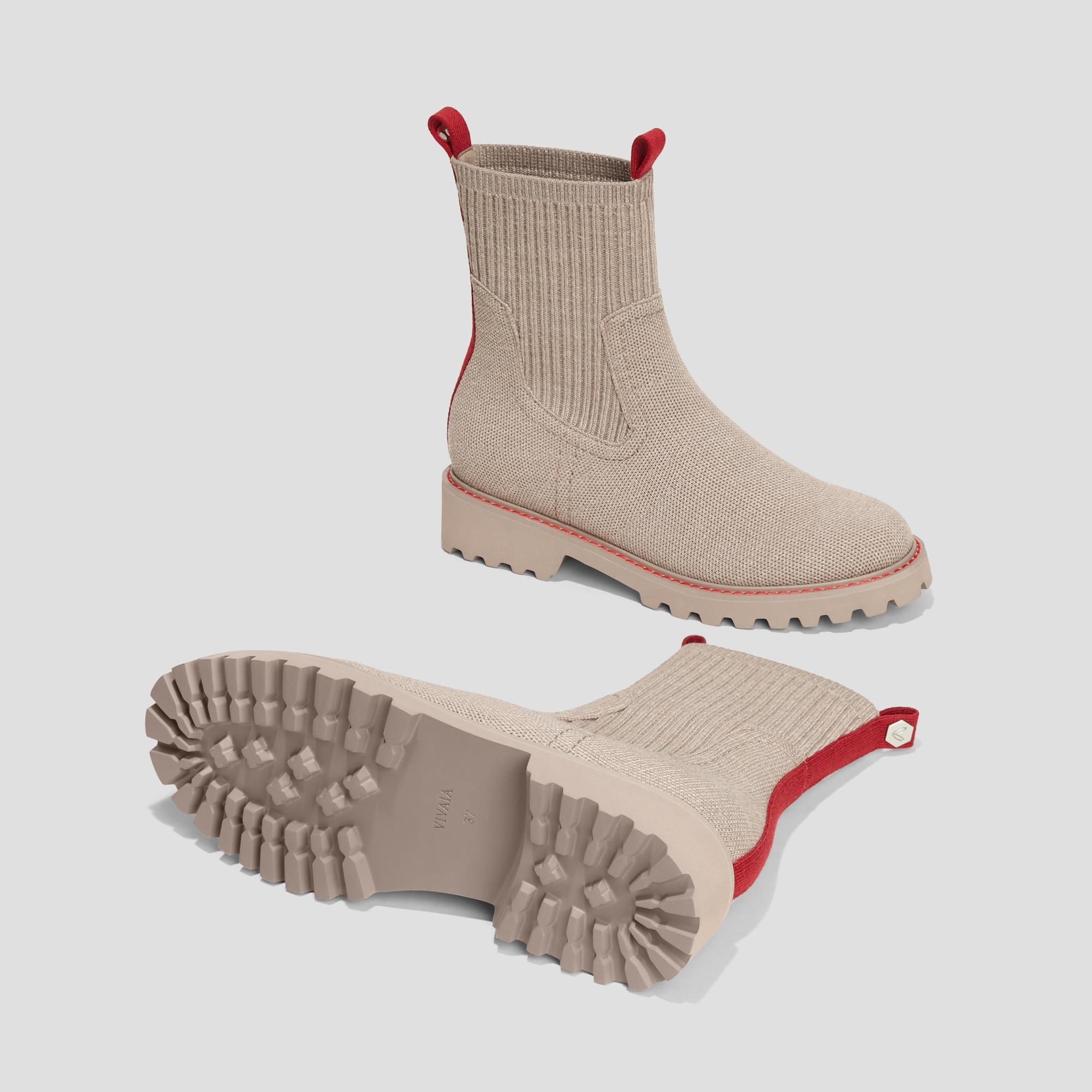 Round-Toe Lug Sole Wool Ankle Boots (Flora) Product Image