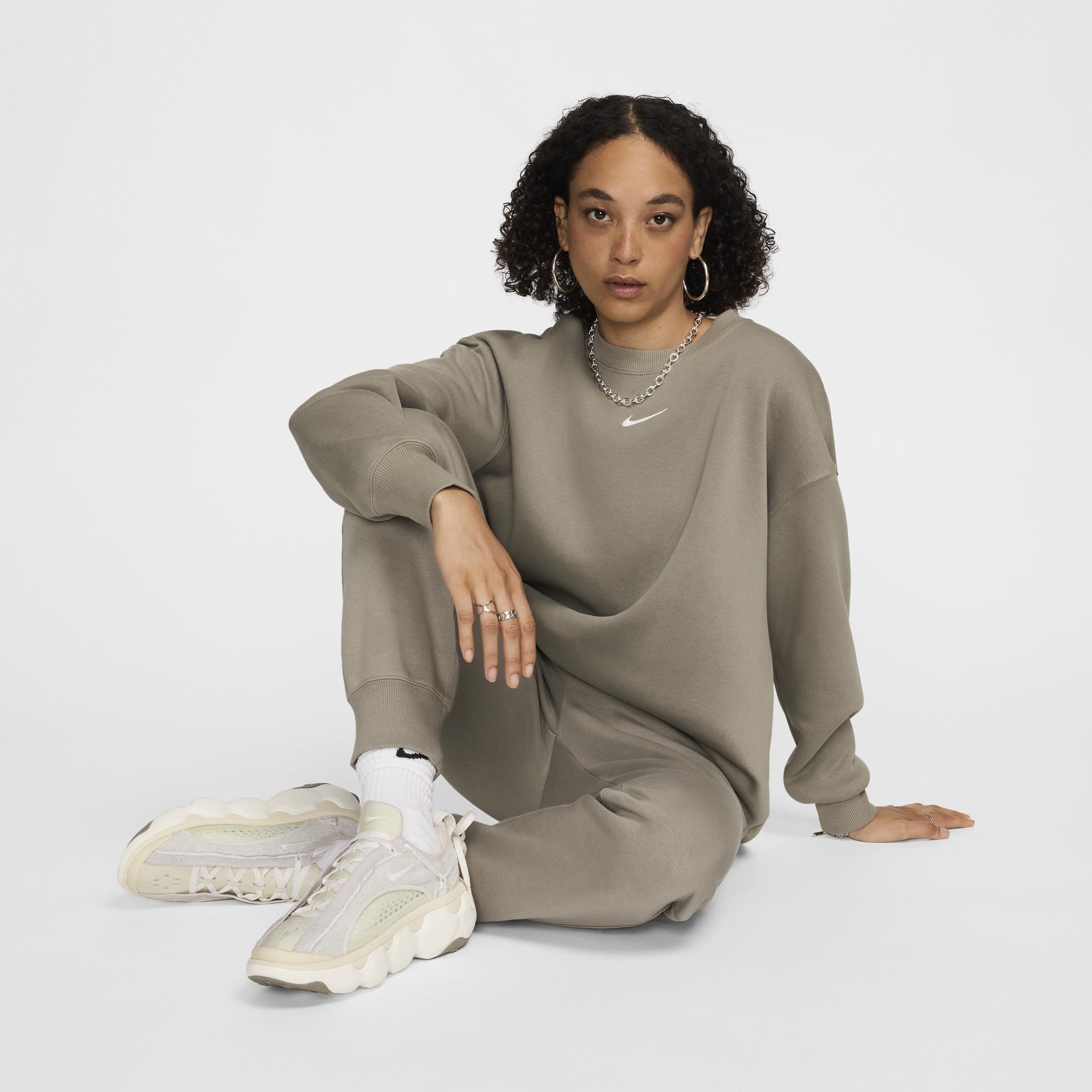 Women's Nike Sportswear Phoenix Fleece Oversized Crew-Neck Sweatshirt Product Image