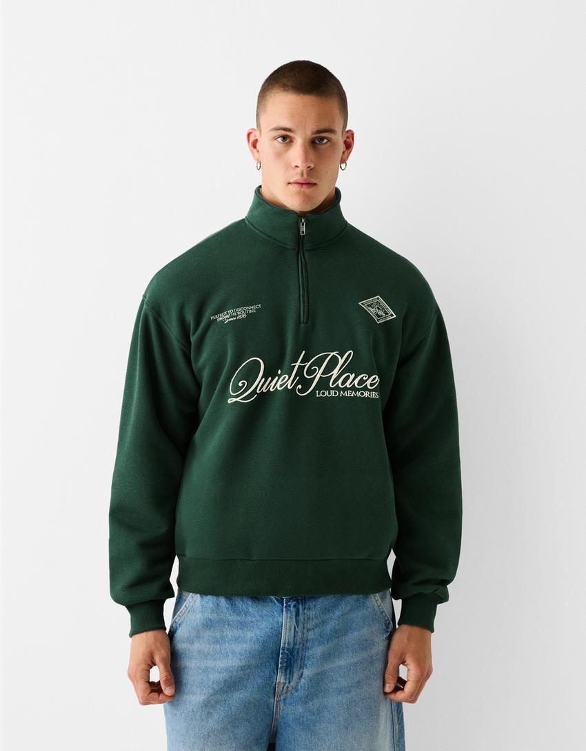 Printed sweatshirt with zipper Product Image