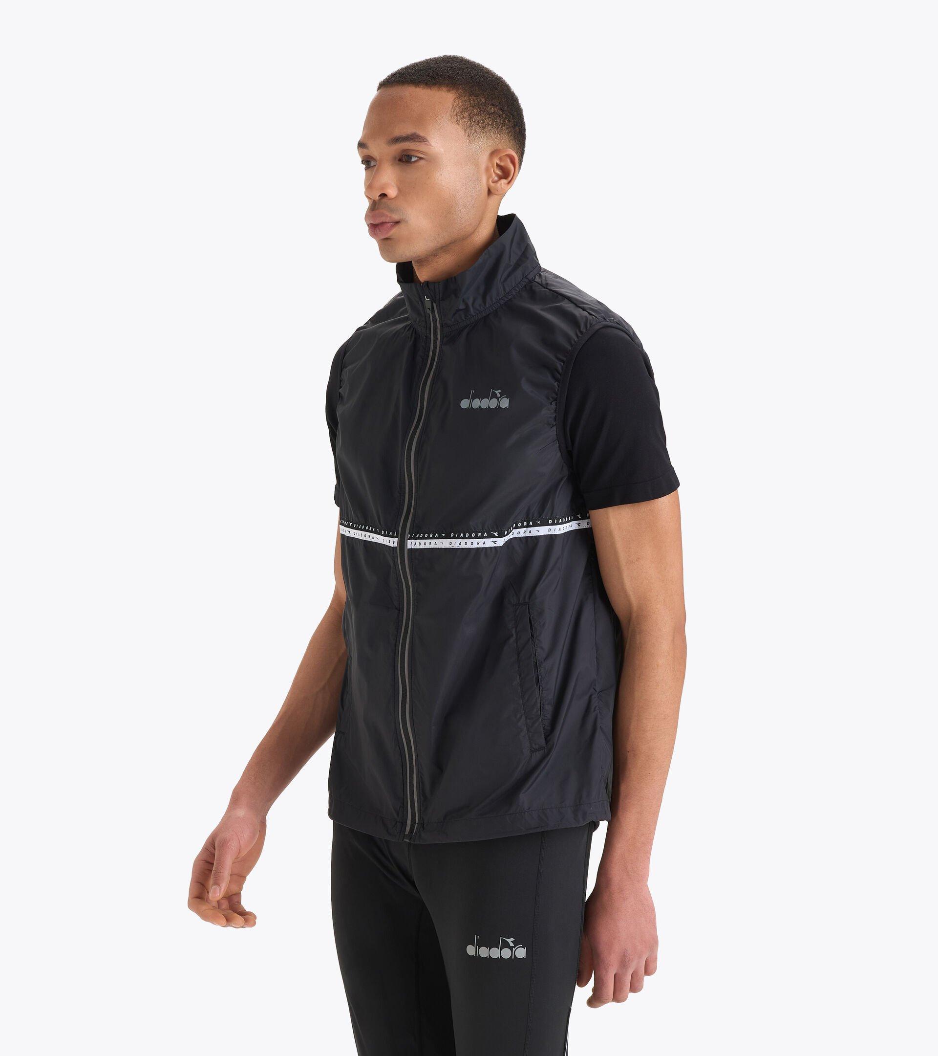 PACKABLE VEST Product Image