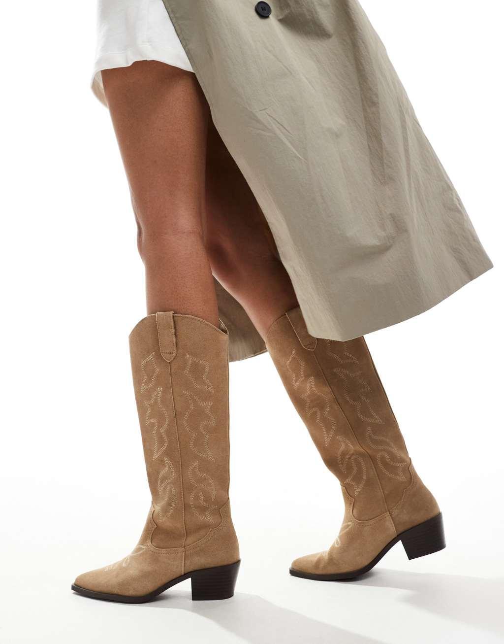 Stradivarius leather cowboy boots in beige Product Image