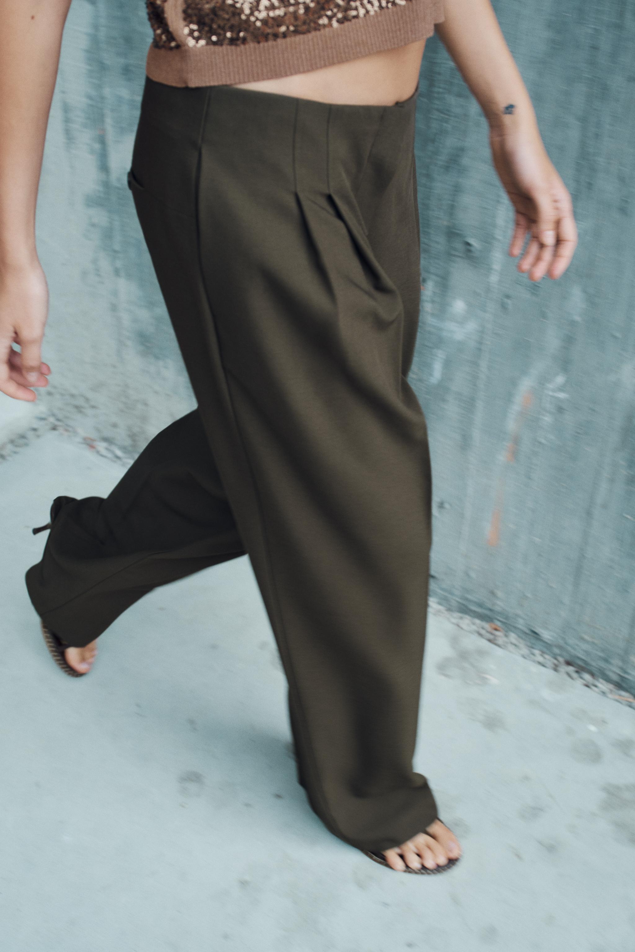 PLEATED WIDE LEG PANTS Product Image